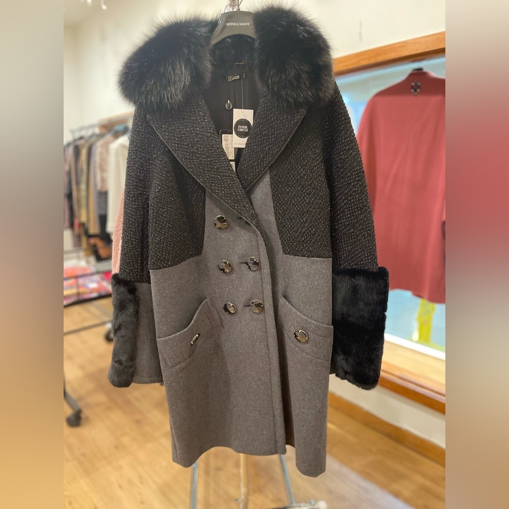 Real mink fur trim wool with onyx button coat